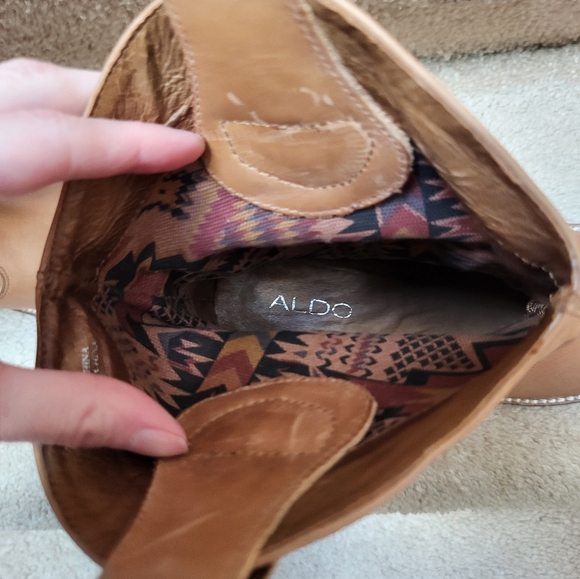 BRAND NEW TAN LEATHER BOOTS! - Picture 9 of 9